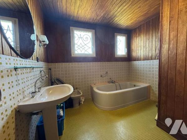 A 300m de l'ABER WRAC'H. Belle propriété de 1968, édifiée sur sous-sol complet.
Cette maison, ...