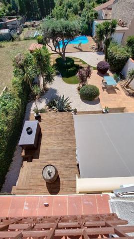 MAS authentique en pierre - Revisité en type LOFT -  Piscine - Haut standing -  4 chambres  ( 3 suites) - Surface 256 M² . 7 Kilomètres de PERPIGNAN  ( 66 000 )