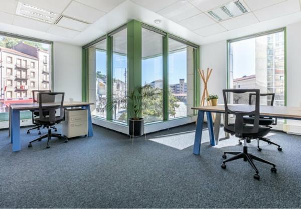 Bureaux lumineux de 12 m² à 17 m² - Centre-ville de Poitiers - Rue Victor Hugo