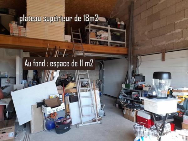 à CURGY (71) - Maison ECO-responsable de 158 m2 (3 pièces), avec garage, atelier et dépendance. Terrain 1555m2.