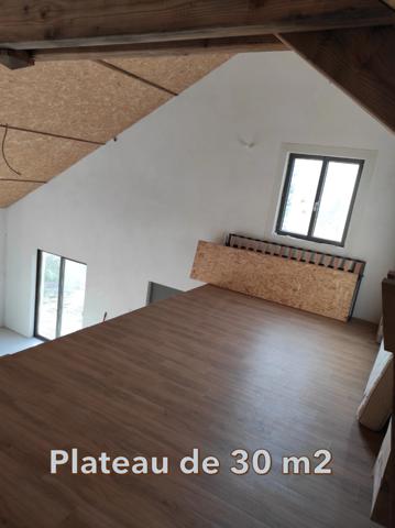 à CURGY (71) - Maison ECO-responsable de 158 m2 (3 pièces), avec garage, atelier et dépendance. Terrain 1555m2.