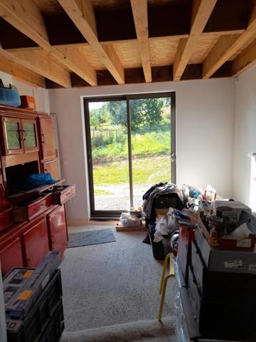 à CURGY (71) - Maison ECO-responsable de 158 m2 (3 pièces), avec garage, atelier et dépendance. Terrain 1555m2.