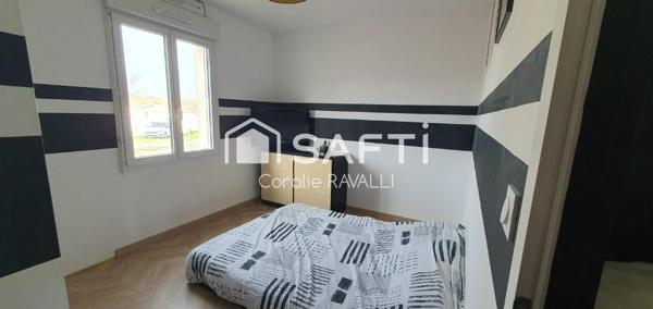 Maison récente en forme de L, luminosité, chauffage au sol et économies d’énergie