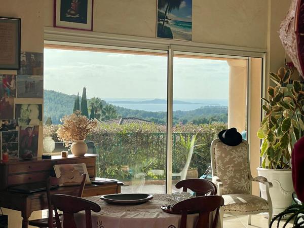 Sanary-sur-Mer (83110) SANARY - Villa d'exception avec vue mer panoramique