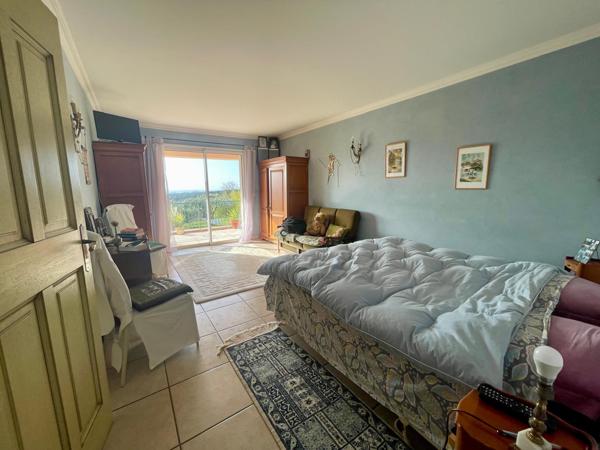 Sanary-sur-Mer (83110) SANARY - Villa d'exception avec vue mer panoramique