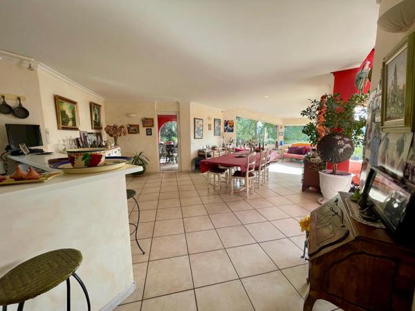 Sanary-sur-Mer (83110) SANARY - Villa d'exception avec vue mer panoramique