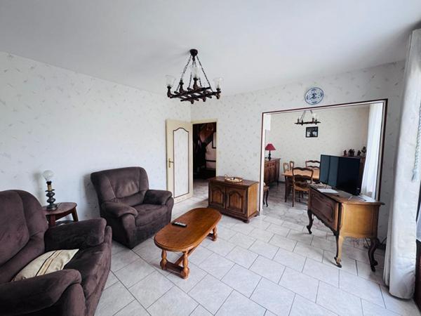 Jolie maison dans secteur calme de la ville de Coulanges