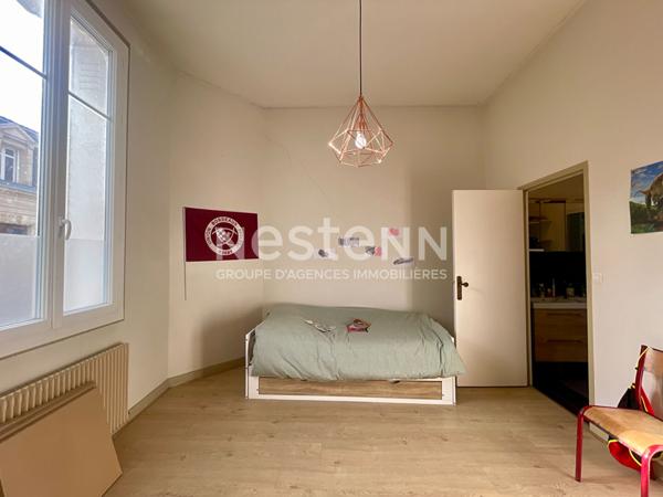 Talence centre proche TRAM Echoppe double avec garage sur 600 m2 de terrain