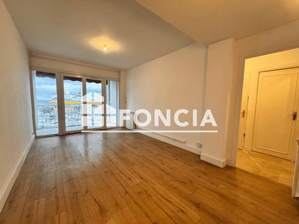 Location Appartement 2 pièces 51.3 m² - 492 AVE DE LA REPUBLIQUE Toulon 83000