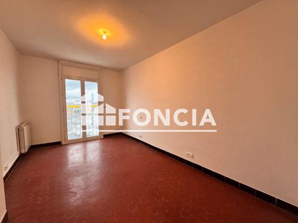 Location Appartement 2 pièces 51.3 m² - 492 AVE DE LA REPUBLIQUE Toulon 83000