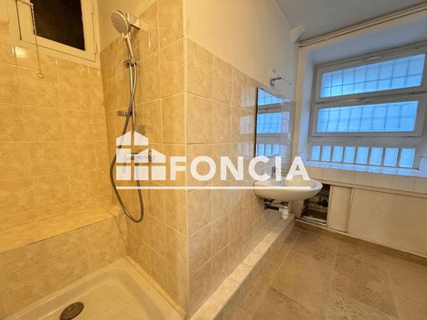 Location Appartement 2 pièces 51.3 m² - 492 AVE DE LA REPUBLIQUE Toulon 83000