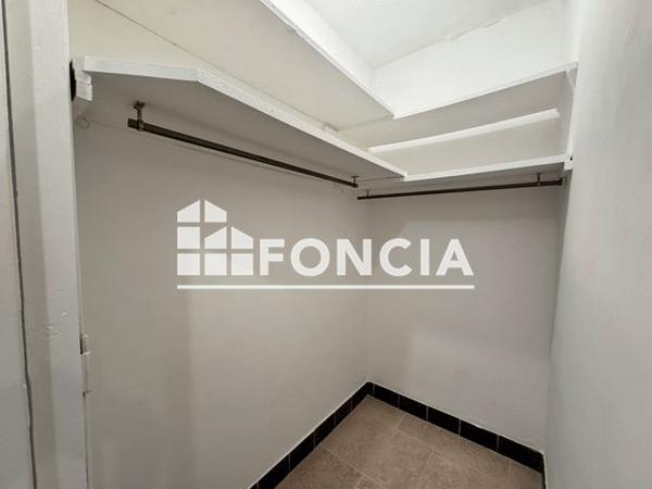 Location Appartement 2 pièces 51.3 m² - 492 AVE DE LA REPUBLIQUE Toulon 83000