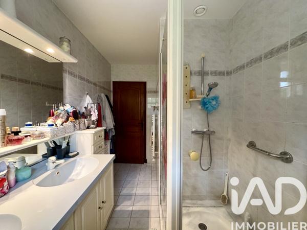 Maison à vendre 5 pièces 125 m² Saint-Martin-de-Bernegoue