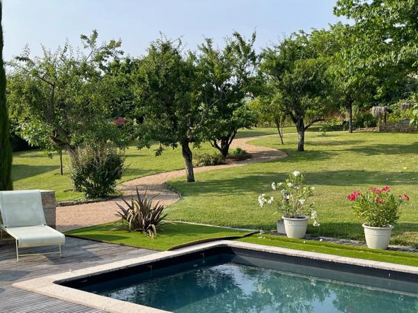 Maison à vendre 8 pièces proche de MACON (71)
