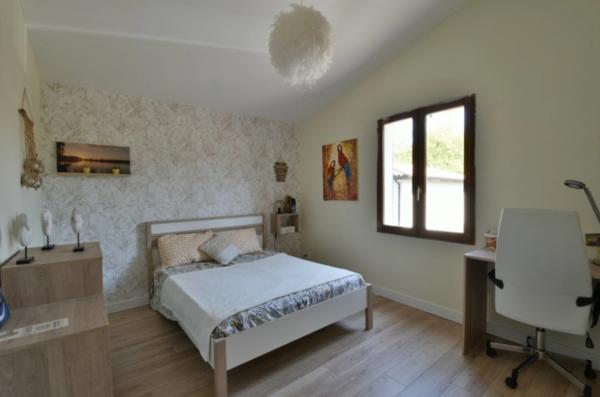 EXCLUSIVITÉ - MAISON ATYPIQUE RÉNOVÉE – 5 CHAMBRES – SOUS-SOL COMPLET – ENVIRONNEMENT PRIVILÉGIÉ