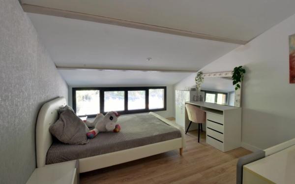 EXCLUSIVITÉ - MAISON ATYPIQUE RÉNOVÉE – 5 CHAMBRES – SOUS-SOL COMPLET – ENVIRONNEMENT PRIVILÉGIÉ