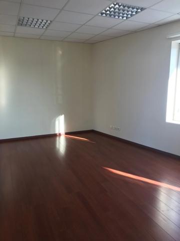 Dpt Dordogne (24), à louer PÉRIGUEUX Quartier des affaires 190 m² Bureaux, salle de réunion, parking