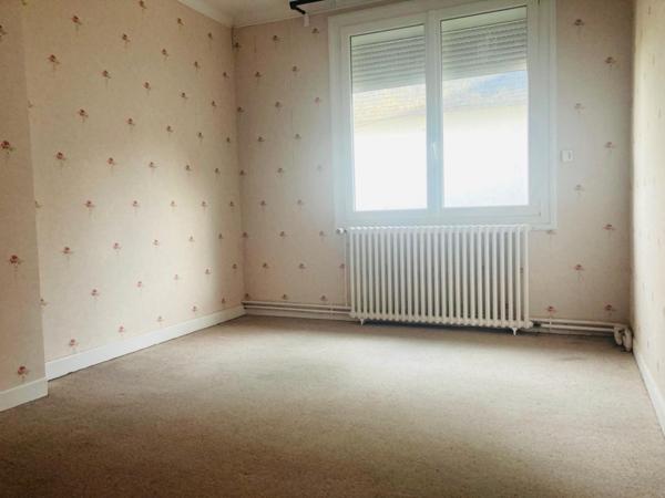 immeuble avec commerce et un grand appartement sur plus de 376 m2