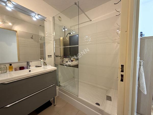 Appartement Marseille 3 pièce(s) 63.4 m2 Balcon Cave