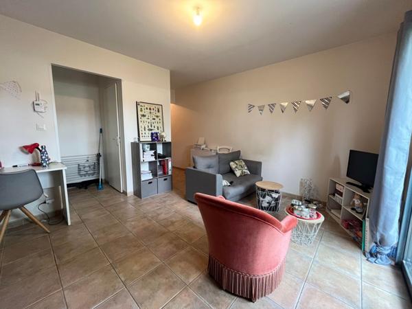 Appartement T2 avec terrasse et parking privé