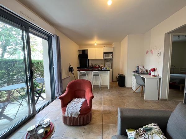 Appartement T2 avec terrasse et parking privé