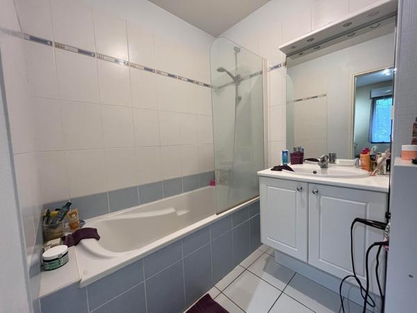 Appartement T2 avec terrasse et parking privé