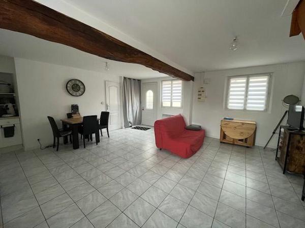 Appartement à louer    2 pièces •    Janville