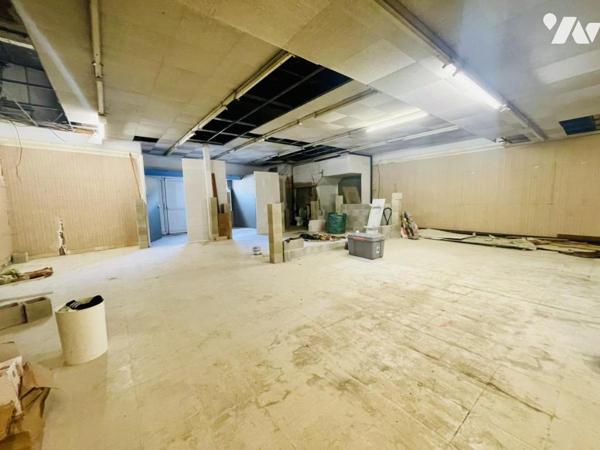 Immeuble à usage commercial et habitation