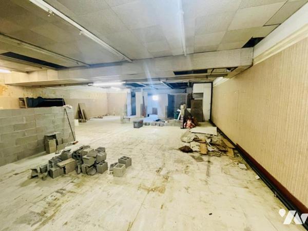 Immeuble à usage commercial et habitation