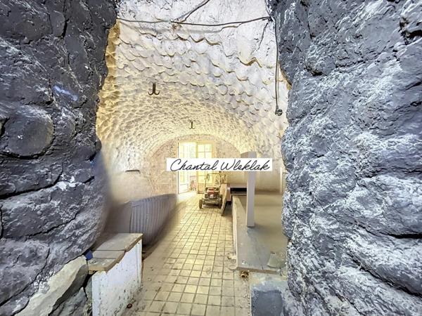 Maison à vendre à AUBENAS (07) - Terrain plat 5868 m² -