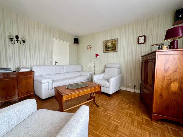 Appartement Houilles 5 pièce(s) 113 m2 €285 000 ** - Référence 905