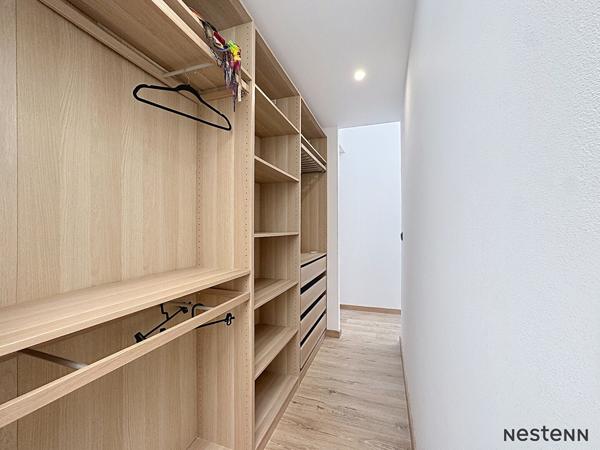 EXCLUSIVITÉ NESTENN LOCATION Non Meublé - Saint-Étienne Centre - Appartement T4 de 98,53 m² entièrement rénové - Charme de l'ancien - Calme absolu - Parking couvert - Climatisation