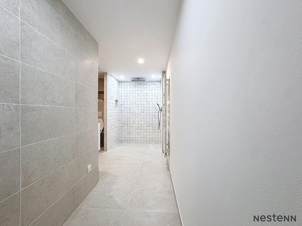 EXCLUSIVITÉ NESTENN LOCATION Non Meublé - Saint-Étienne Centre - Appartement T4 de 98,53 m² entièrement rénové - Charme de l'ancien - Calme absolu - Parking couvert - Climatisation