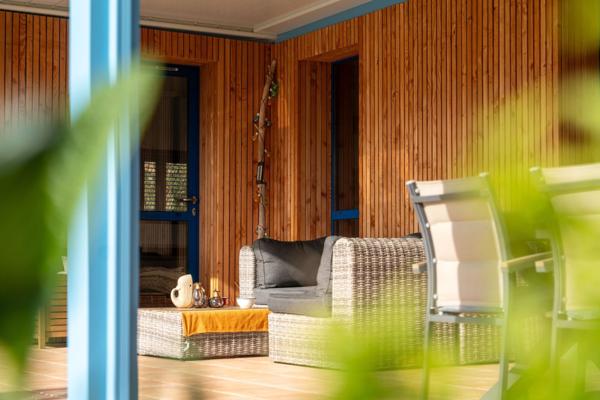 PROPRIETE CONTEMPORAINE 12 PIECES