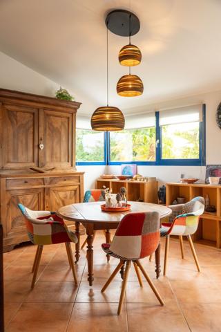 PROPRIETE CONTEMPORAINE 12 PIECES