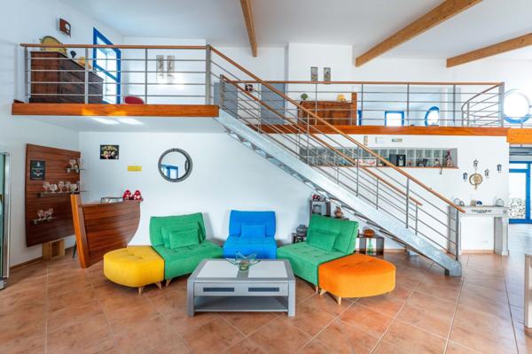 PROPRIETE CONTEMPORAINE 12 PIECES