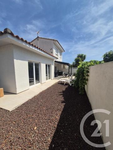 Maison à vendre  6 pièces - 122 m 2   LE BARCARES  - 66