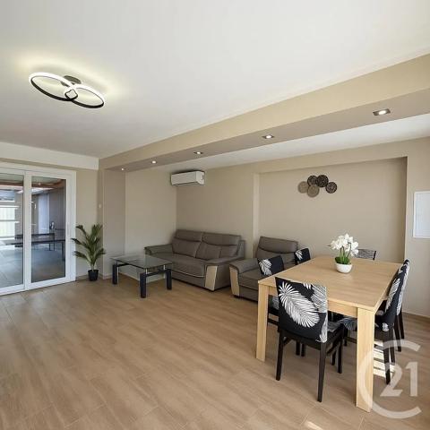Maison à vendre  6 pièces - 122 m 2   LE BARCARES  - 66