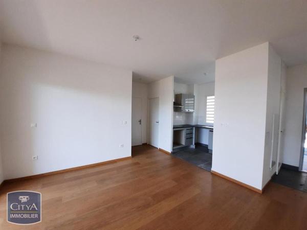 Appartement à louer 2 pièces 44.85m² Saint-Denis (97400)