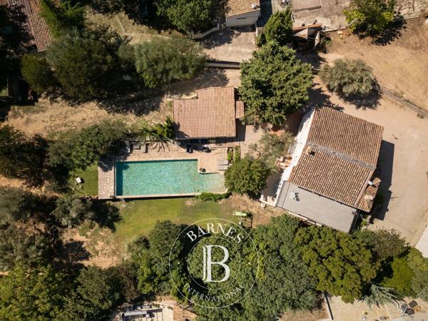 Aubagne, Maison 4 Chambres -  195 m² à vendre