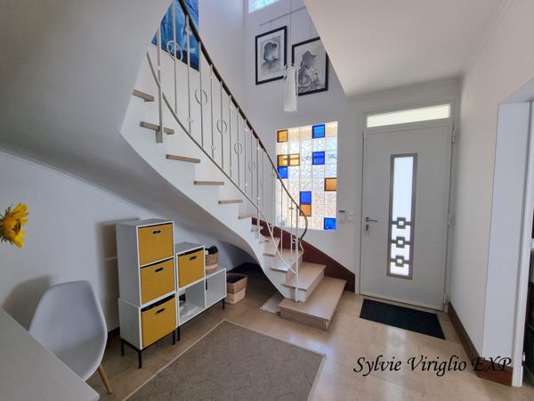 Maison de charme de 129 m². Terrain de 336 m². Au coeur de Bergerac.