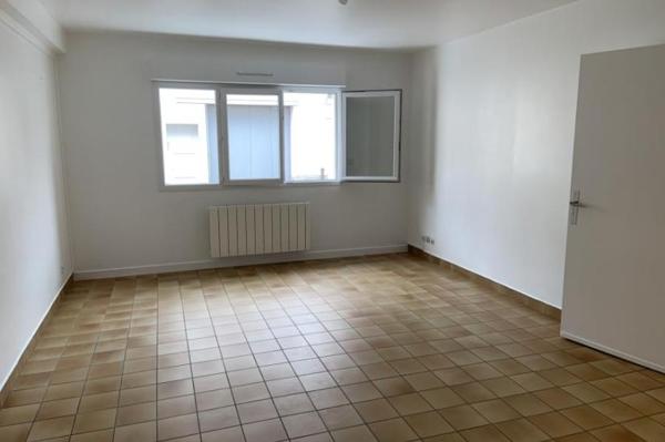 Location - Appartement 2 pièces 45 m 2 LE MANS (72000)