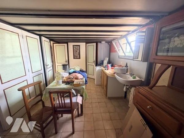 MAISON D'HABITATION