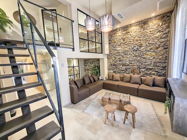 Toulon Haute ville " EXCEPTIONNEL LOFT D'ARCHITECTE AU CHARME UNIQUE "