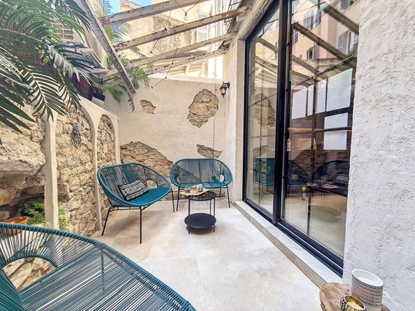 Toulon Haute ville " EXCEPTIONNEL LOFT D'ARCHITECTE AU CHARME UNIQUE "