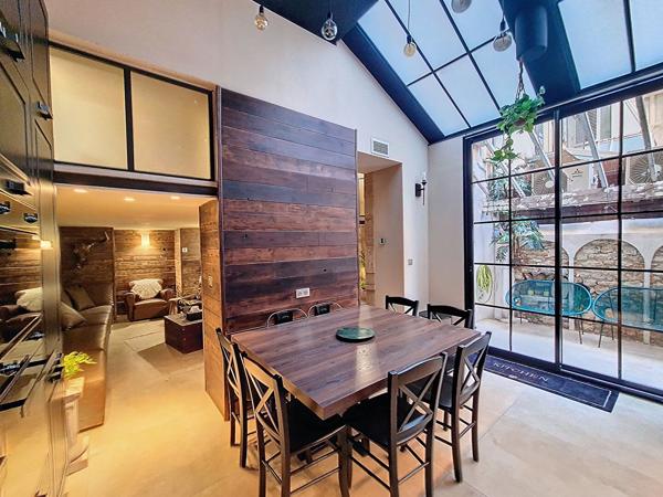 Toulon Haute ville " EXCEPTIONNEL LOFT D'ARCHITECTE AU CHARME UNIQUE "