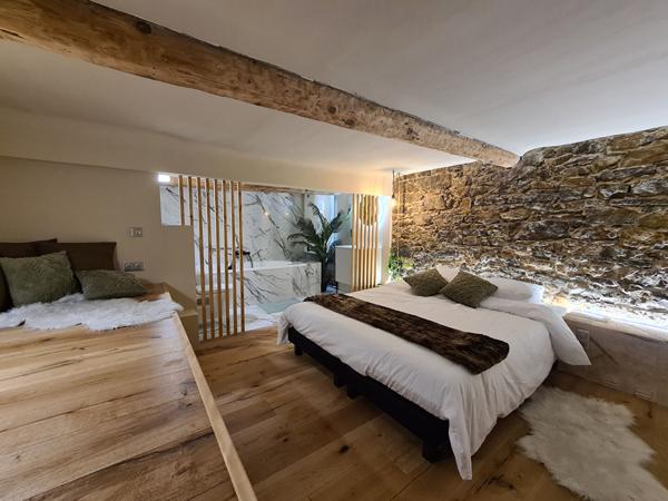 Toulon Haute ville " EXCEPTIONNEL LOFT D'ARCHITECTE AU CHARME UNIQUE "