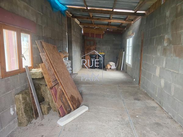 86110 MIREBEAU Maison Mirebeau 95.08 m² sur 1364m² de terrain clos.