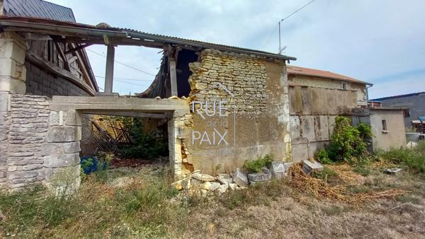 86110 MIREBEAU Maison Mirebeau 95.08 m² sur 1364m² de terrain clos.