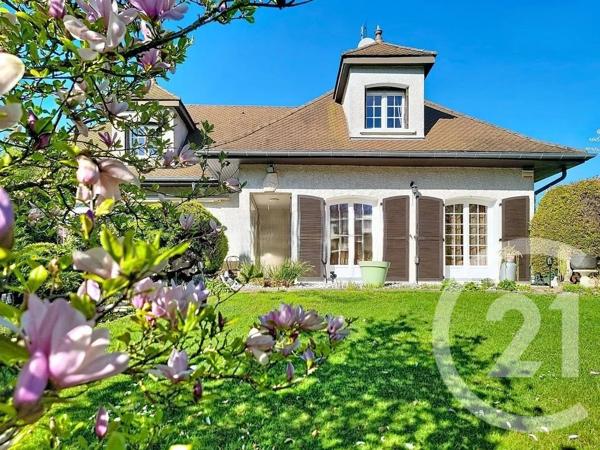Maison à vendre  5 pièces - 132 m 2   VOIRON  - 38